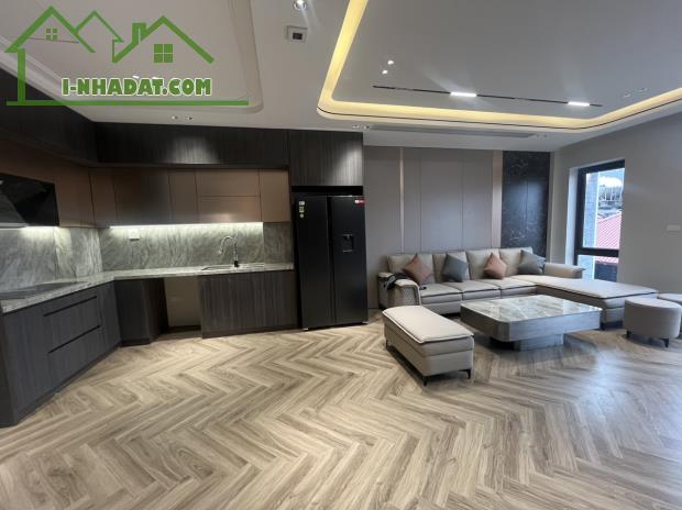 Bán nhà phân lô Ngọc Thụy,KD đỉnh,50M,MT 4M,vỉa hè 3M,ô tô tải tránh nhau.Hơn 13 tỷ