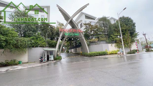 GIÁ ĐẦU TƯ, NHÀ GIA THƯỢNG 160M, 3T, MT8M, Ô TÔ THÔNG, 3 THOÁNG, SÁT PHỐ,BẠT NGÀN TIỆN ÍCH - 3