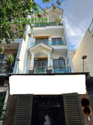 Đi nước ngoài định cư bán gấp nhà ở đường Huỳnh Tịnh Của, phường 8, quận 3, giá 2 tỷ 300 t