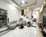 --Bán nhà đường Văn Chung, phường 13, Tân Bình; (6*15) - gần mặt tiền