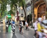 Nhà mặt phố tầng 2 và 3 phố Bà Triệu, trung tâm quận HBT, ô tô đỗ cửa, đang kinh doanh
