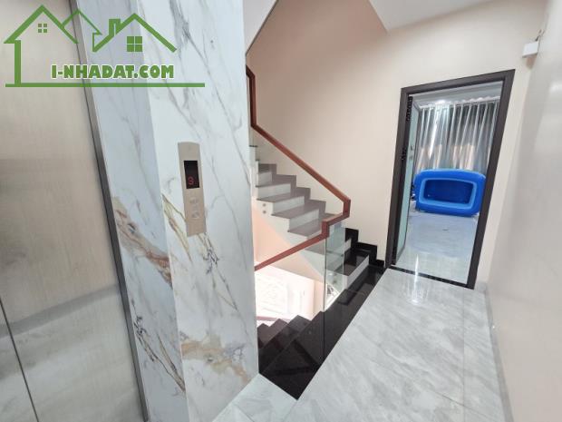 Gấp bán nhà Quốc lộ 13, Thủ Đức, dt 208m2, ngang 6m giá 18 tỷ, Mặt tiền đa kinh doanh. - 3