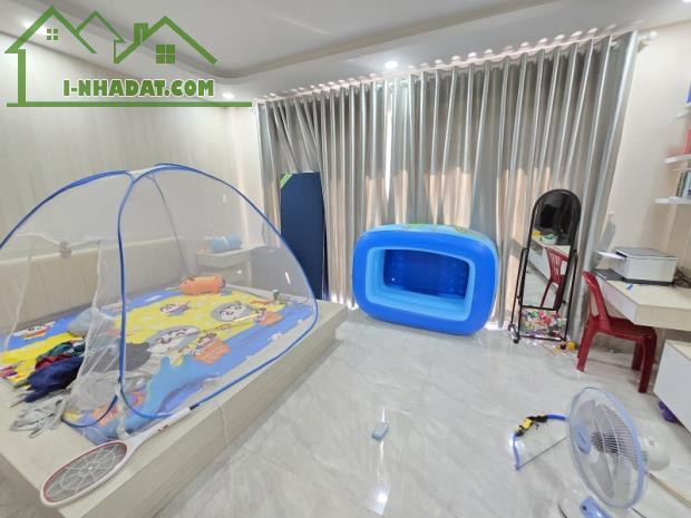 Gấp bán nhà Quốc lộ 13, Thủ Đức, dt 208m2, ngang 6m giá 18 tỷ, Mặt tiền đa kinh doanh. - 4