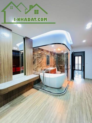 TUYỆT ĐỈNH NGỌC LÂM NGUYỄN VĂN CỪ 68M2 x 7T GARA Ô TÔ THANG MÁY FULL NỘI THẤT 15,9TỶ - 3
