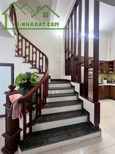 Nhỉnh 9 tỷ có nhà đẹp 45m ở ngay Ngô Thì Nhậm, gần chợ, ô tô đỗ cửa, KD nhỏ - 2