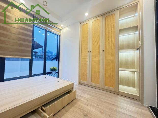 SIÊU PHẨM_NHÀ ĐẸP_GIANG BIÊN_LONG BIÊN. DT: 31m².   5tầng.   Giá: 5,5tỷ - 3