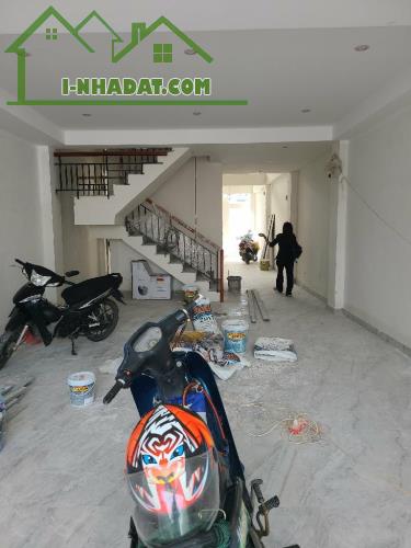 💥💥BÁN CHDV MỚI TINH, MT HÀ HUY GIÁP m, DIỆN TÍCH KHỦNG 180M2, 10PN, 11WC, RẤT VUÔNG VỨC,