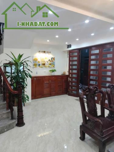 QUÁ HIẾM - HƠN 6 TỶ - 51M NHÀ DÂN XÂY NGỌC THỤY, GẦN CHỢ, VIỆT PHÁP, GẦN Ô TÔ - 1