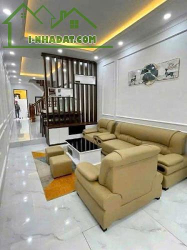 BÁN NHÀ 5 TẦNG – THẠCH BÀN – NGÕ NÔNG – GẦN CHỢ ĐỒNG DINH – GIÁ 4.8 Tỷ