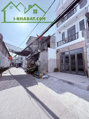 Bán Nhà Hiệp Thành 45, 55m2 3 Tầng đẹp lung linh Đường 5m, Thông Tứ Tung xe hơi ngủ trong - 1