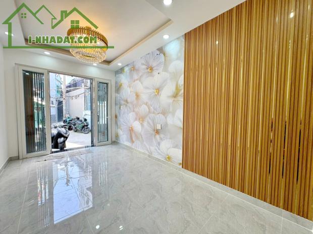 Nhà 4 tầng hẻm trước nhà 4,5m Dương Bá Trạc P1Q8. Giá: 5,78 tỷ TL