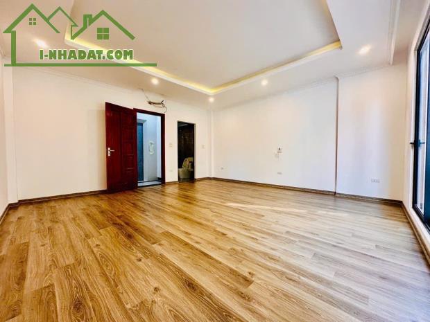 BÁN NHÀ NGUYỄN AN NINH, Ở LUÔN, 6 TẦNG THANG MÁY, NGÕ 4M, 40M2 GIÁ NHỈNH 7 TỶ - 4