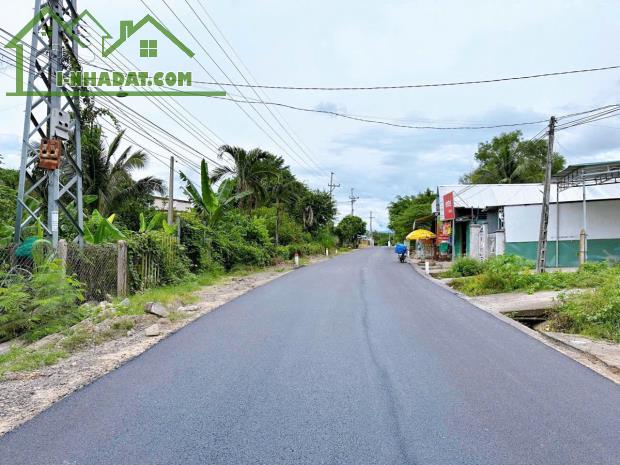 561m2 qh full thổ cư. Đường ô tô. Khu dân cư. Gần khu du lịch giá bán 395tr