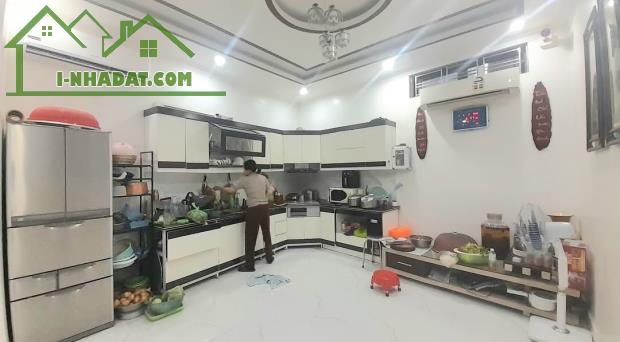 Bán nhà Đà Nẵng,  Đông Hải 1, Hải An, Hải Phòng. 4 tầng, 40m2, 3,5 tỷ. Ngang 4m, t1 - 4