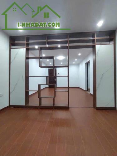 Tập thể Thanh Xuân Bắc, 80m2, lô góc tầng 2, 2 ngủ, chỉ 3,01 tỷ