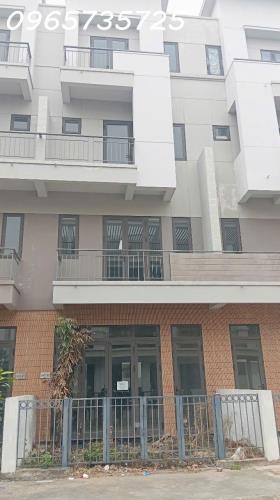 Bán Shophouse nằm giữa 7 tòa chung cư NƠXH giá chỉ nhỉnh 4 tỷ tại Centa VSIP Bắc Ninh