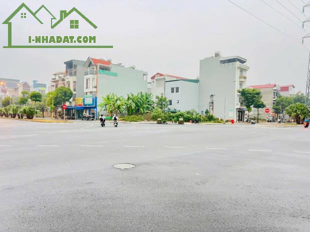 Bán đất ngã 4 Phạm Văn Đồng và Thanh Bình, ph Thanh Bình, TP HD, 102m2, mt 6m, KD đắc địa