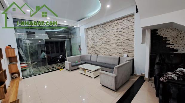 Bán nhà đẹp cho hộ gia đình đông thành viên gần đường Phan Văn Hớn, Quận 12 80m2, 4 PN - 1