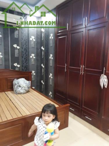 Bán nhà đẹp cho hộ gia đình đông thành viên gần đường Phan Văn Hớn, Quận 12 80m2, 4 PN - 5