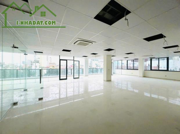 CHO THUÊ SÀN CHÂN ĐẾ chung cư Green Stars, 234 Phạm Văn Đồng. + DT 220m - 2