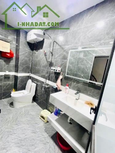 Bán Nhà VõngThị 30m2 6 tầng 7.x tỷ - Lô Góc 3 Thoáng - Thông Hồ Tây - Nhà Đẹp - Ở ngay - 3