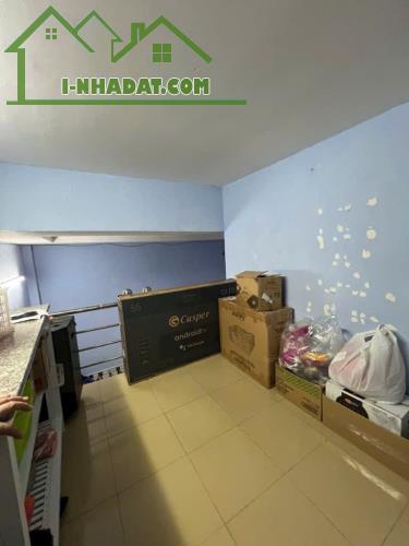 SÁT MẶT ĐƯỜNG TÔN ĐẢN Q4 

NGANG 4.5 DÀI 6 

3 TẤM 
HƠN 2 TỶ - 3