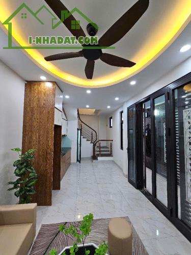 Nhà đẹp - Giá hiếm nhỉnh 4 tỷ 30m2 5 tầng xây mới koong