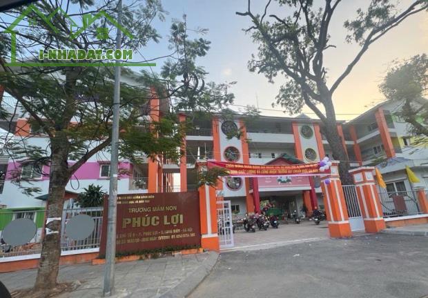 Gia đình mình cần bán nhà Phúc Lợi - 3