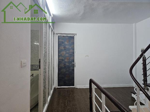 Bán nhà NGỌC THUỴ 6 tỉ Ô TÔ gần_50M*5T_ngay trường chợ công viên - 2