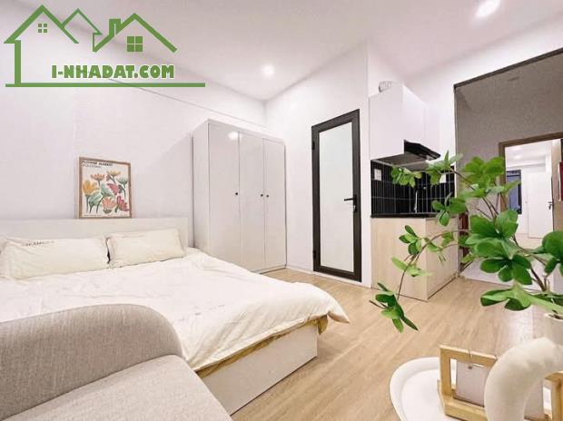 Bán toà CCMN Thịnh Quang . Đống Đa DT51m x 5T. Mặt tiền 3.8m.