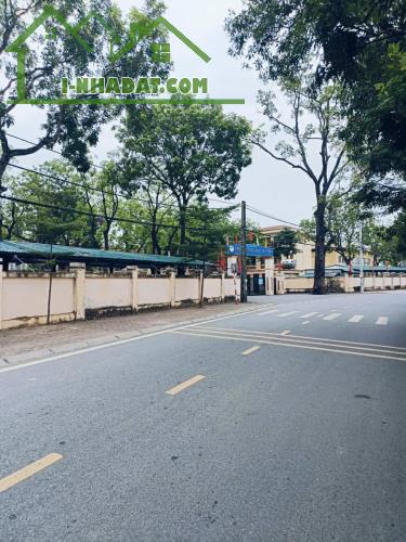 Cực hiếm, Đất Đa Tốn rộng 50m2, đường ô tô vào giá chỉ 3.5 tỷ . LH: 0379483926 - 2