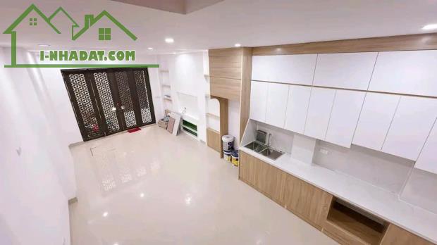 NGHĨA DŨNG -BA ĐÌNH / 6 TẦNG THANG MÁY 40M2 DÂN XÂY MỚI TINH - 8x tỷ