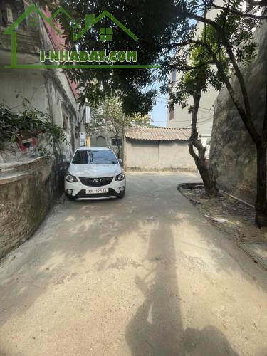 Bán gấp nhà Việt Hưng Long Biên 40m 5T MT5.3m hơn 7 tỷ gần ô tô lô góc thoáng sáng