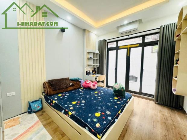Bán nhà trung tâm quận Long Biên Nguyễn Văn Cừ 47m 5T MT7m chỉ nhỉnh 9 tỷ gần mặt phố - 3