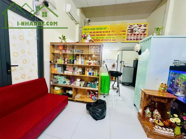 Bán nhà VTKD 8M Phú Thọ Hòa quận Tân Phú Dt 83-  4.1 x 20 chỉ 7.8 ty tl