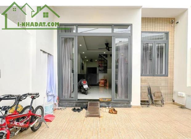 NHÀ XE HƠI ĐẬU TRƯỚC CỬA ĐƯỜNG NGUYỄN THỊ THẬP, Q7 – CHỈ TỪ 7,6 TỶ - 1