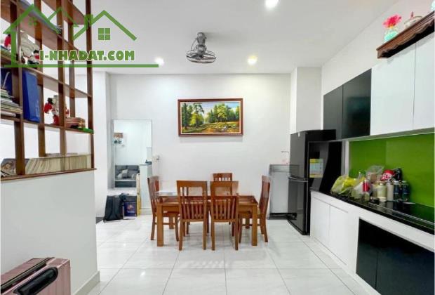 NHÀ XE HƠI ĐẬU TRƯỚC CỬA ĐƯỜNG NGUYỄN THỊ THẬP, Q7 – CHỈ TỪ 7,6 TỶ - 2