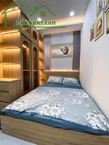 --Bán nhà đường Cửu Long, phường 2, Tân Bình; 5x10 – 4 tầng nhà đẹp - 2