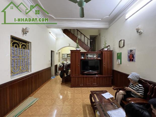 10TỶ CÓ NGAY NHÀ 15M RA PHỐ LẠC LONG QUÂN
