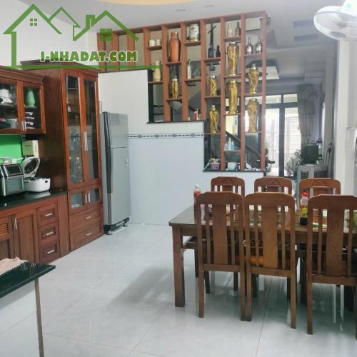 Nhà 3 tầng, ngay khu Công Nghệ Cao Q9, khu phân lô, 60m2, 4 PN, ở ngay, 5.2 tỷ - 2