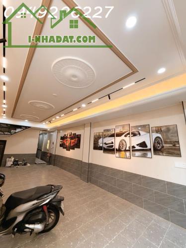 Dòng Tiền Khủng 1,3 Tỷ Bình Thạnh DT 102m2, 5 Tầng, 18 CHDV Chỉ 18 Tỷ