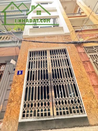 Bán nhà phố Thanh Nhàn, ngõ 3 gác - 28/30m2 x 4 Tầng 4 ngủ đủ nội thất - Giá 5.75 Tỷ - 3