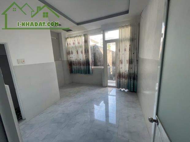 BÁN NHÀ PHƯỜNG 2 TÂN BÌNH, Đường Hoàng Văn Thụ, 50M2 (4,2MX12M), 3PN,3WC, GIÁ 6 TỶ