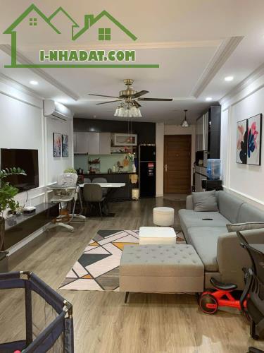 Bán căn hộ cc cao cấp Vinaconex 82m2 x 3 ngủ tại đường Nguyễn Xiển - Hoàng Mai - Giá 5.2