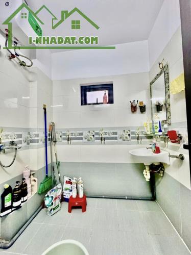 Nhỉnh 7 tỷ có ngay nhà 5 tầng mới xây phố Hồ Tùng Mậu, cho thuê sinh lời, 20m ra ga Metro