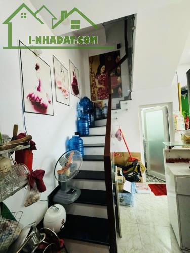 NHỈNH 3 TỶ CÓ NGAY NHÀ ĐẸP 3 TẦNG NGAY LÊ TRỌNG TẤN - HẺM XE HƠI - CHO THUÊ 10 TRIỆU/THÁNG - 3