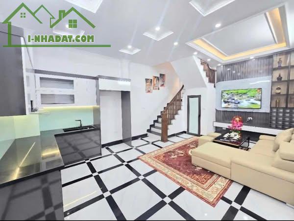 Bán nhà Đông Ngạc - 30m2 - 4 tầng 5 ngủ - ngõ nông siêu thoáng - giá 5,3 tỷ