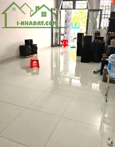 Nhà Mặt tiền đường xe tải, 72,2m2, P. Linh Xuân, chỉ 4 tỷ 3, sổ riêng - 1