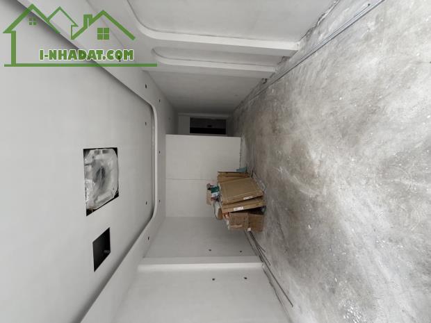 Siêu phẩm Nguyễn Văn Cừ - 6 tầng thang máy, gara ôtô , ôtô tránh , kinh doanh tấp nập - 2