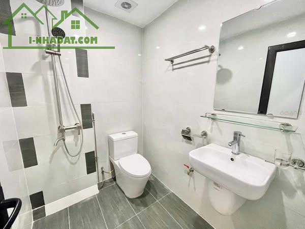 SIÊU PHẨM HỒNG ĐÔ, NHÀ XÂY MỚI TINH 6 TẦNG THANG MÁY, TRƯỚC NHÀ Ô TÔ ĐỖ CỬA, FULL NỘI THẤT